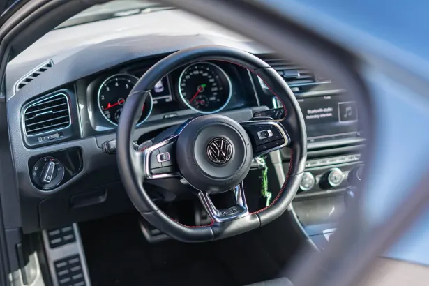 F Casino Android/iOS rakendus